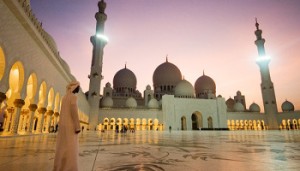 arab-boy-sheikh-zayed-mosque