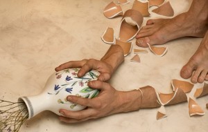 ceramics-pottery-broken-cracked-shattered-erik-johansson-vas