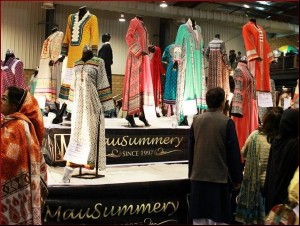 Mausummery-Lawn-Exhibition-Karachi-2013-2